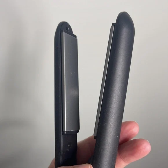 BabYliss 1" Straightening Flat Iron! - Picture 3 of 10